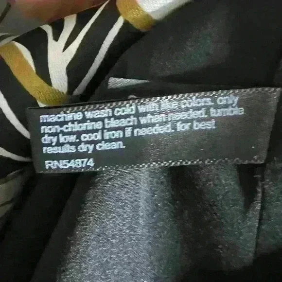 The Limited Shift Dress - Picture 3 of 6